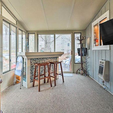 Poconos Vacation Home Walk To Locust Lake! Pocono Lake Buitenkant foto