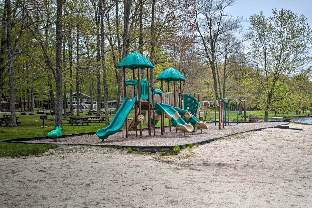 Poconos Vacation Home Walk To Locust Lake! Pocono Lake Buitenkant foto